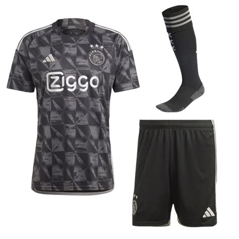 adidas ajax tenue.